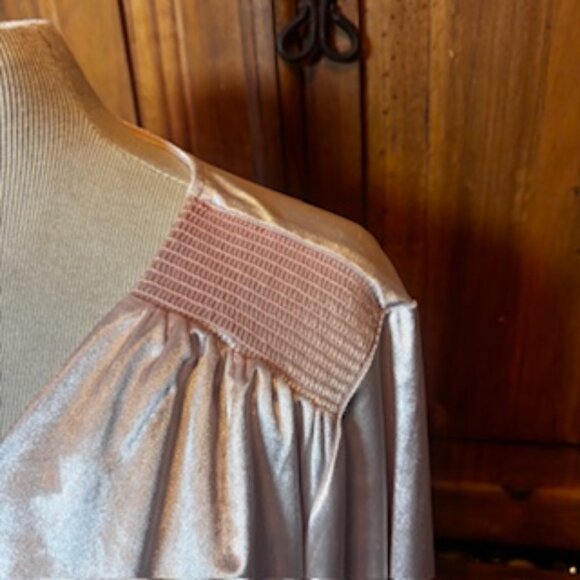 White House Black Market Blush Pink Velvet Wrap Top - Size XL - Picture 4 of 8